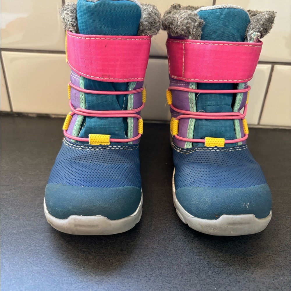Child snow boots size 10 girls see Kai run
